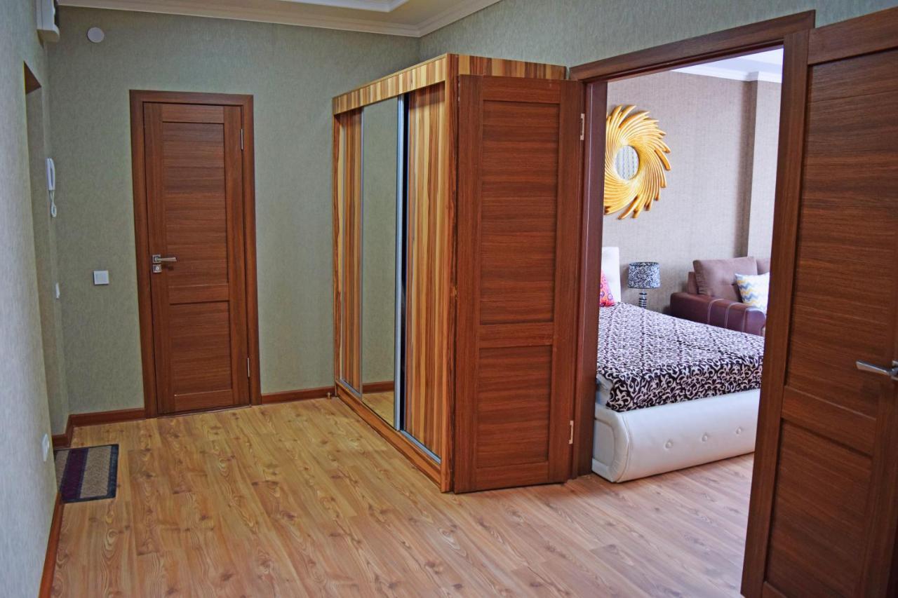 Sunny Apartment With Mountain View Bishkek Exterior photo